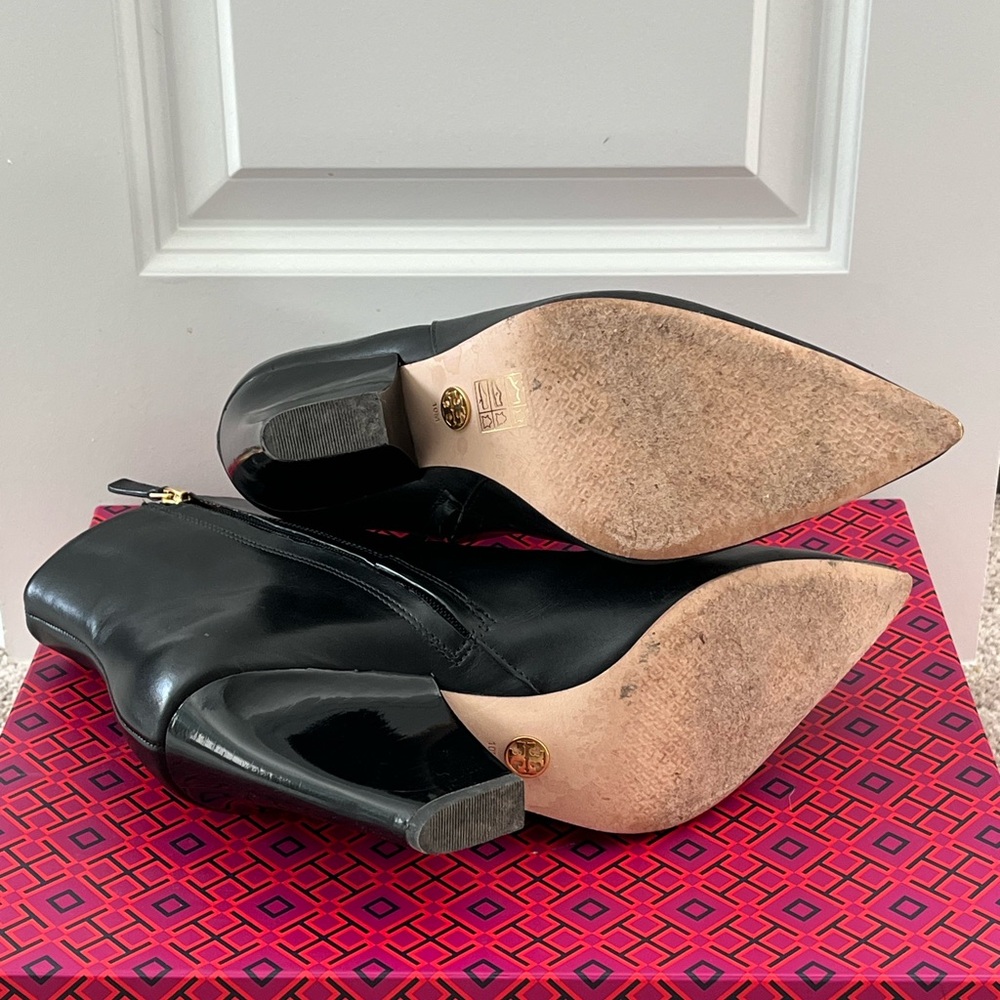 Tory Burch LILA 90MM Zip Up Ankle Bootie
Calf Leather - Picture 11 of 16